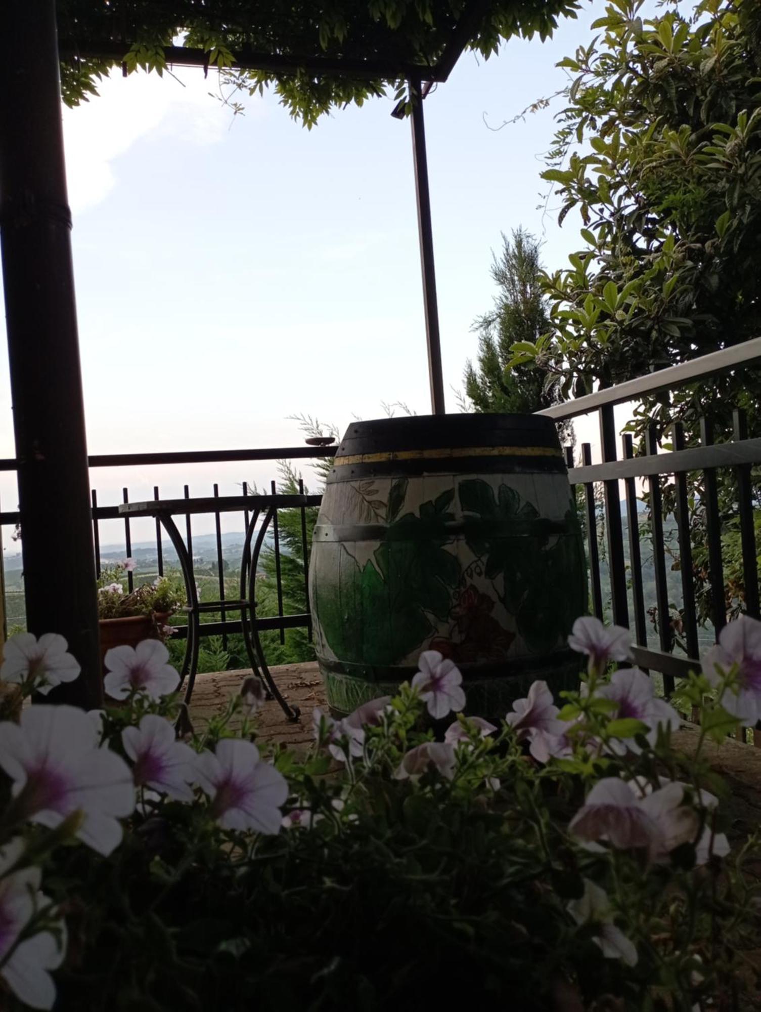 Calosso Casa Vacanza Il Colle Del Vento מראה חיצוני תמונה