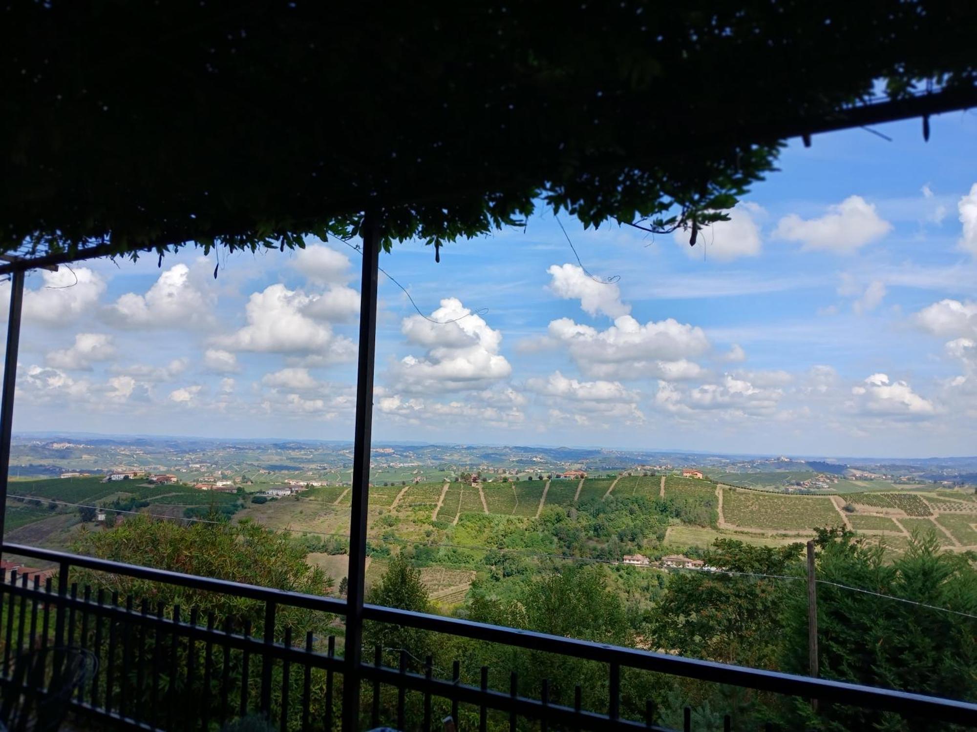 Calosso Casa Vacanza Il Colle Del Vento מראה חיצוני תמונה